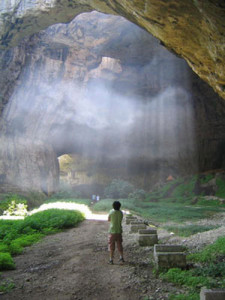 Болгария # Мистические пещеры Болгарии – Места силы-pic01